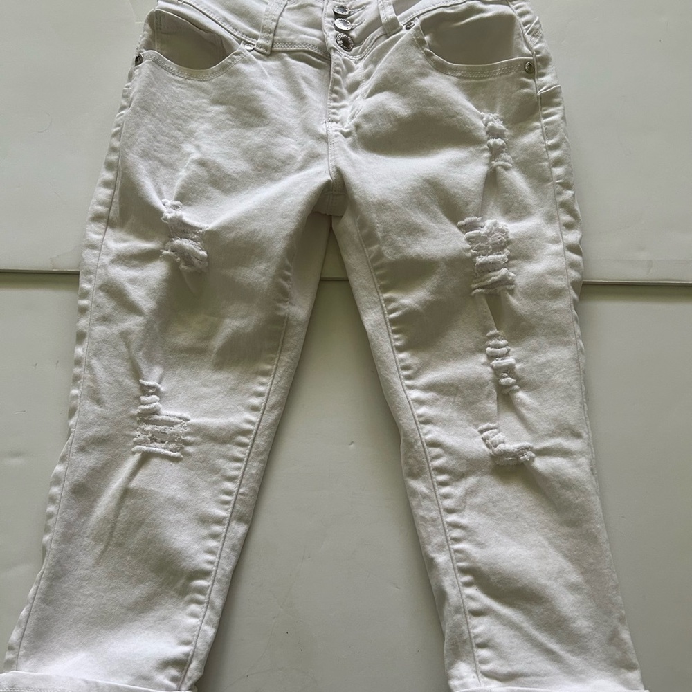 NEW White Distressed Women's Capri Jeans Size 7